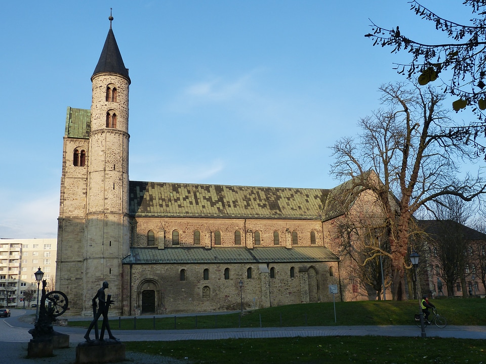 Saxony-anhalt building christianity