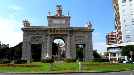 Landmark Triumphal Arch Classical Architecture Monument photo