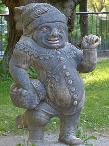 Sculpture globe zwergelgarten