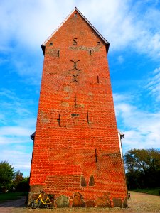 Landmark Tower Historic Site Sky photo