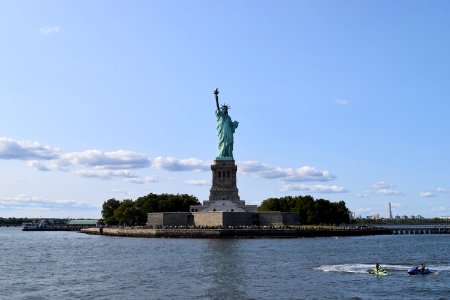 Monument Landmark Statue Sky
