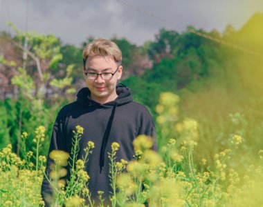 Shallow Focus Photography Of Man In Black Pullover photo