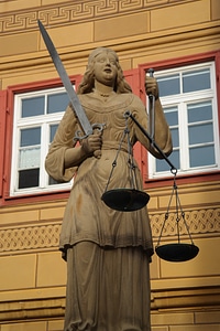 Horizontal sword justice