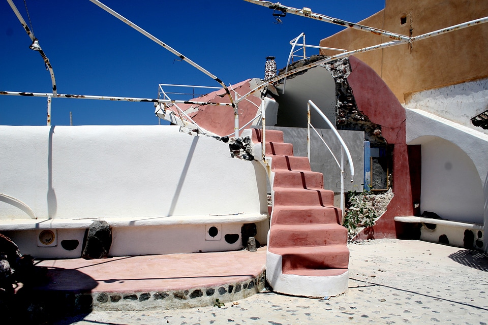 Destruction crete santorini