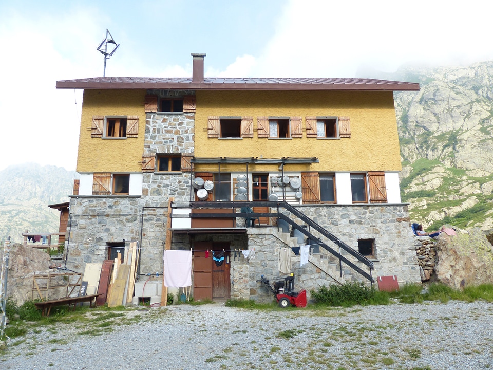 Cai alpine club stay
