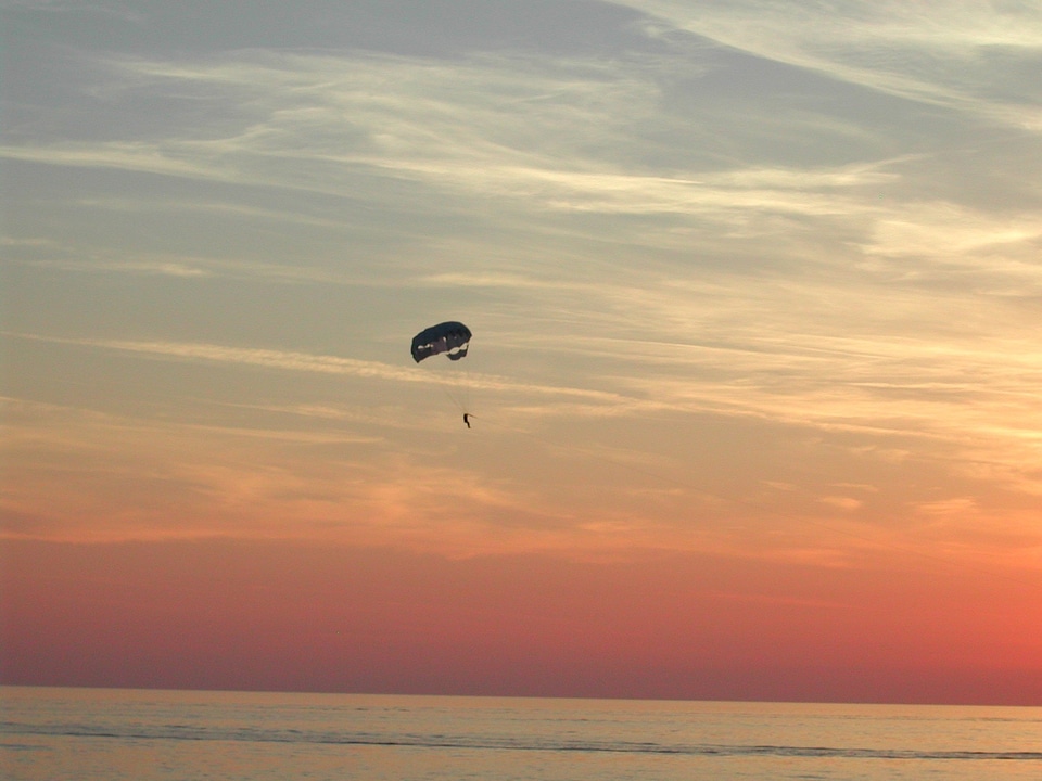 Sea water parachute