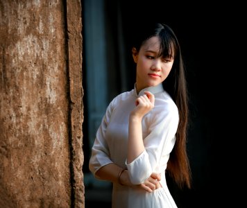 Women In White Long-sleeved Dress photo