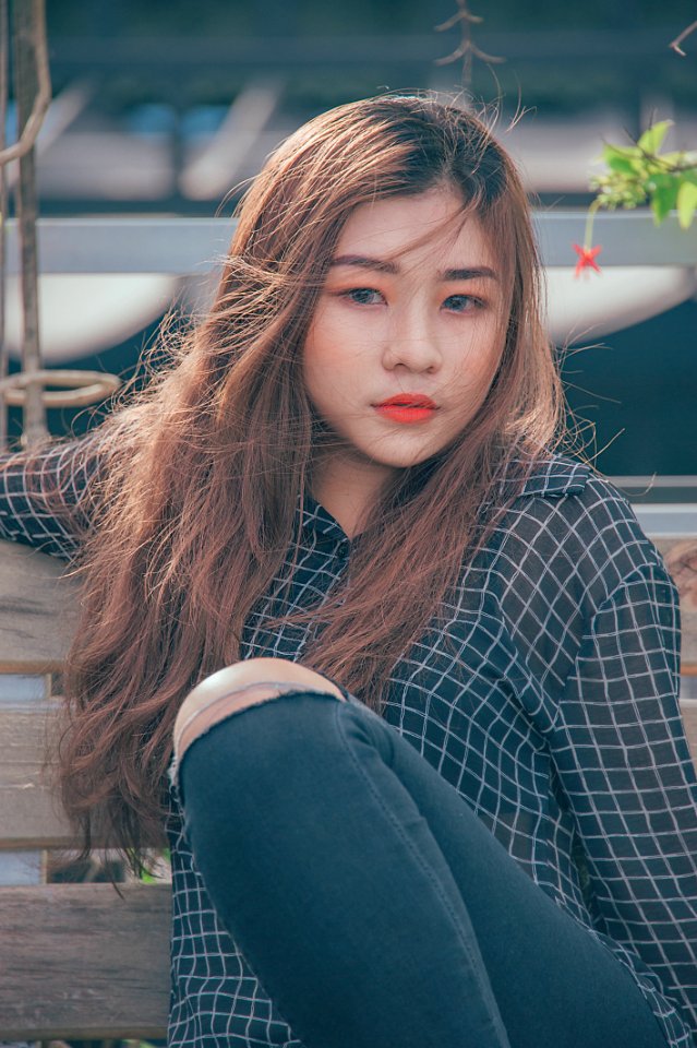 Woman Wearing Black And White Tatersall Button-up Long-sleeved Shirt