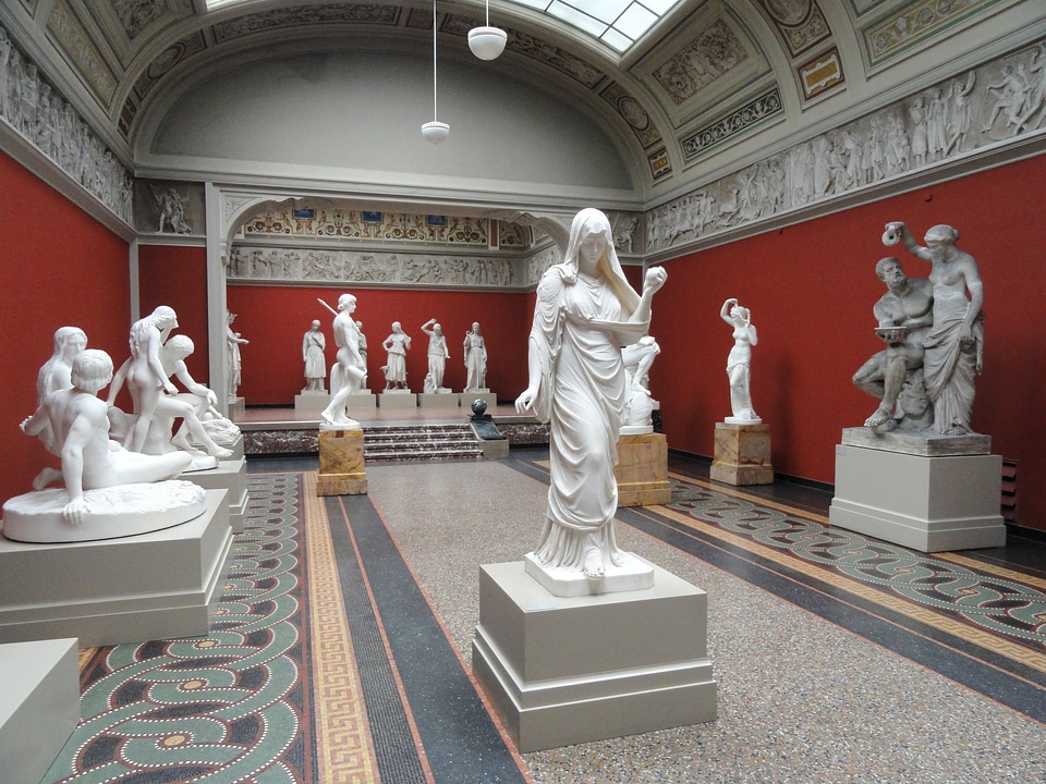 Sculptures art artistic