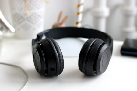 Black Cordless Headphones photo