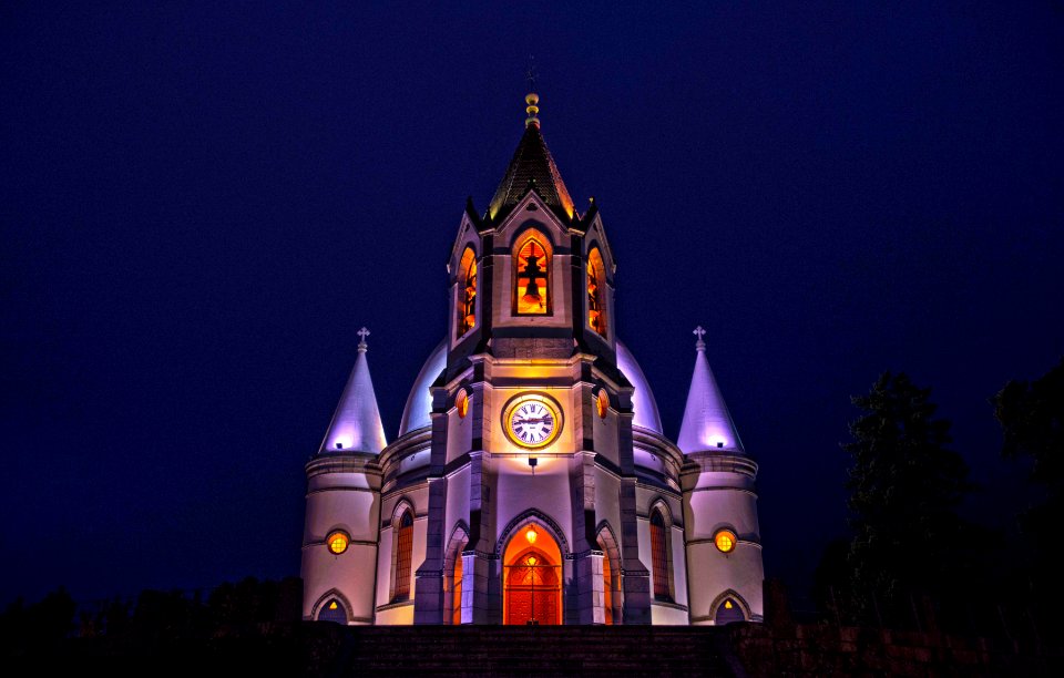 Gray And White Concrete Cathedral With Lights Photo photo