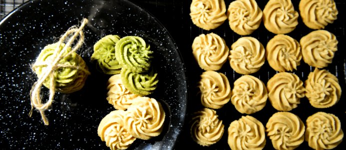 Round White Cookies