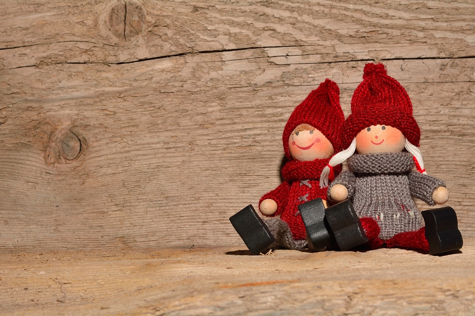 Males wooden figures wood