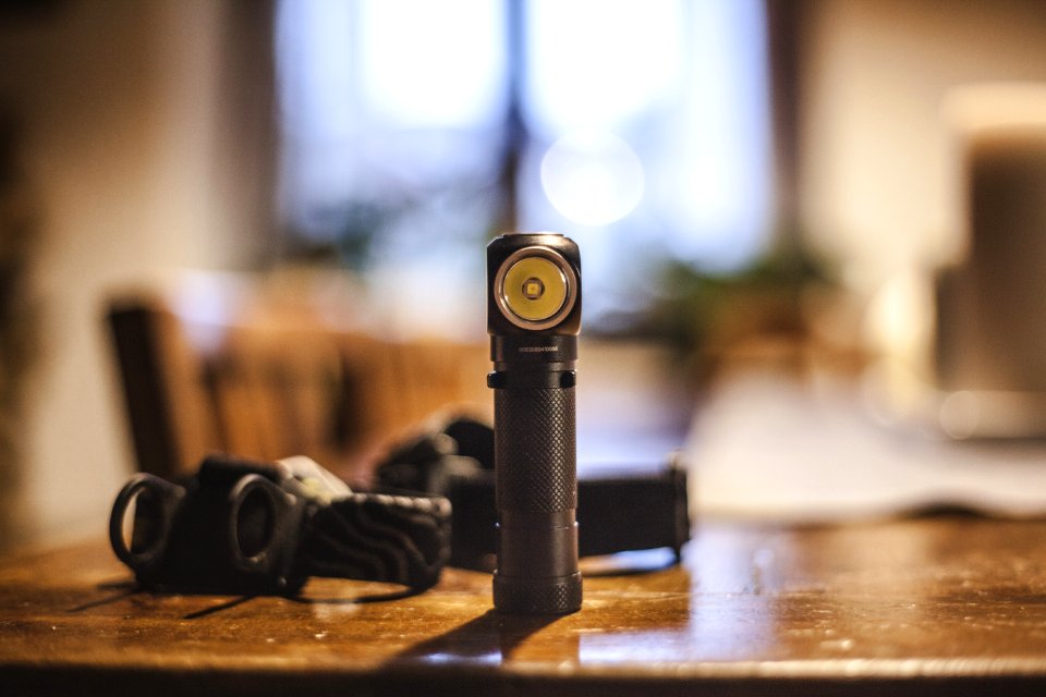 Black Cylindrical Device