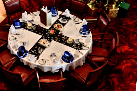 Photo Showing Round Dining Table