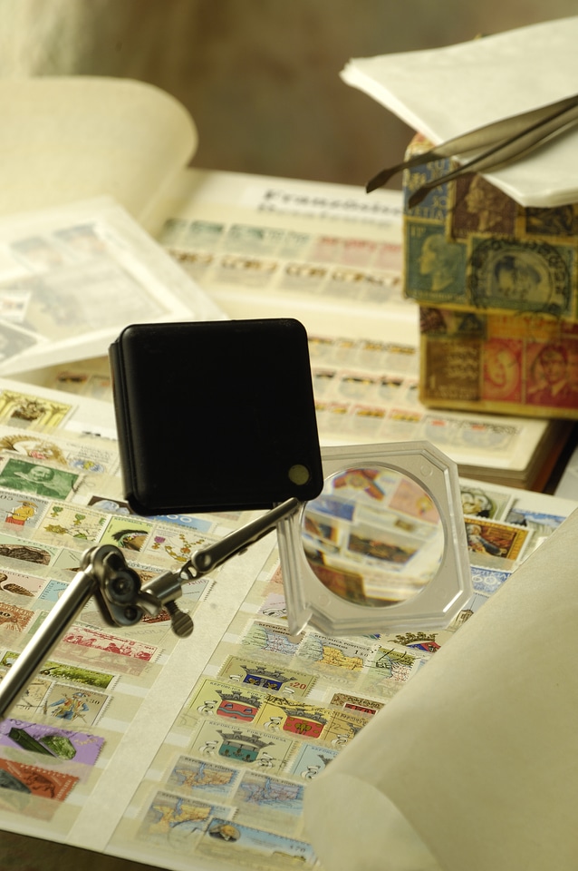 Album magnifying glass arrangement