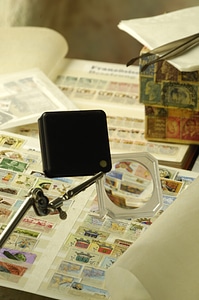 Album magnifying glass arrangement