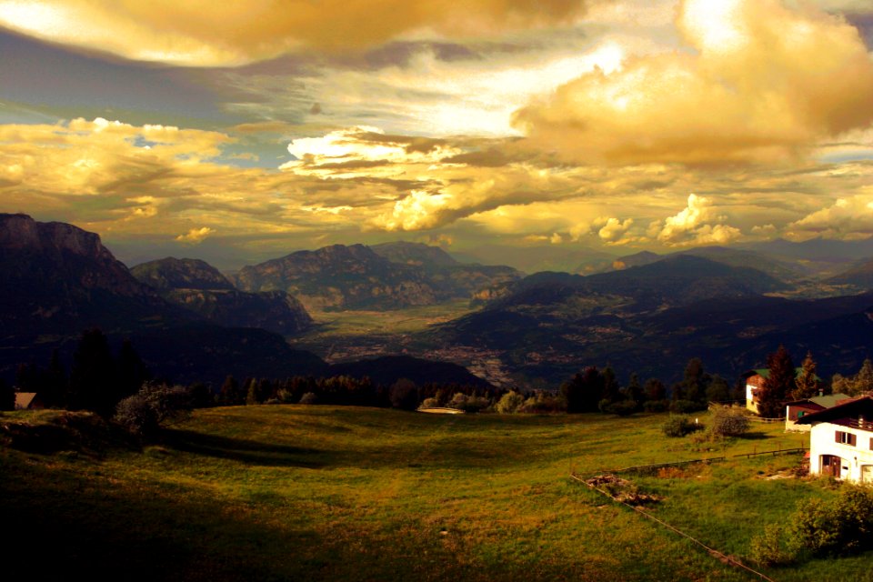 Green Grass Field Over Horizon