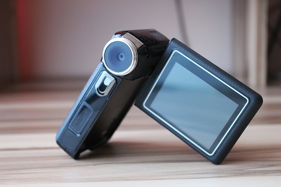 Video camera multimedia handcam