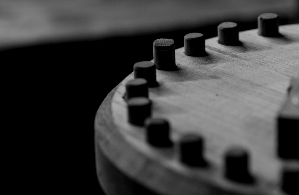 Close-up Photography Of A Wooden Thing photo