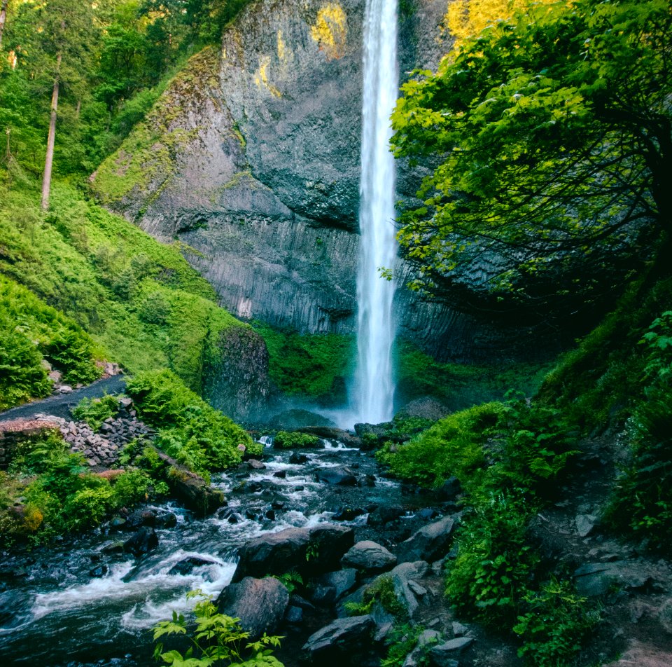 Cascade Environment Falls