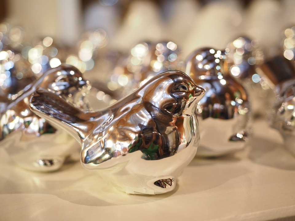 Figure silver figure bird