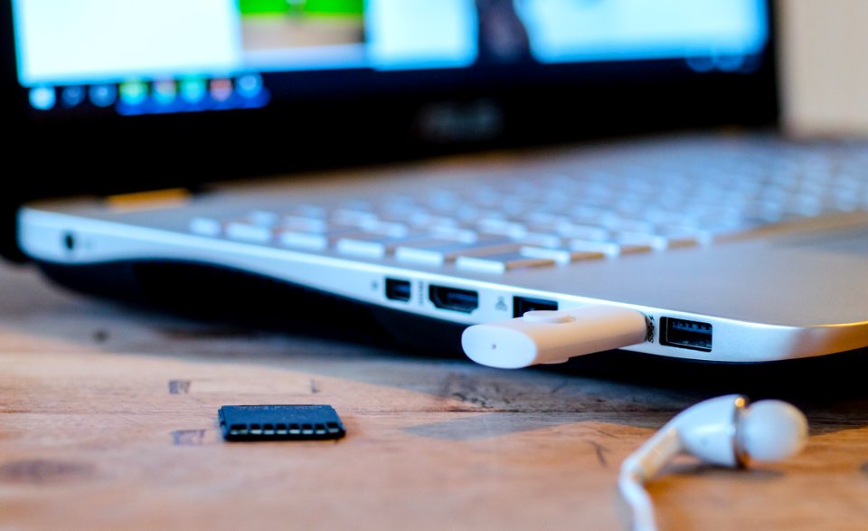 Turned On Laptop With Flash Drive Plug In