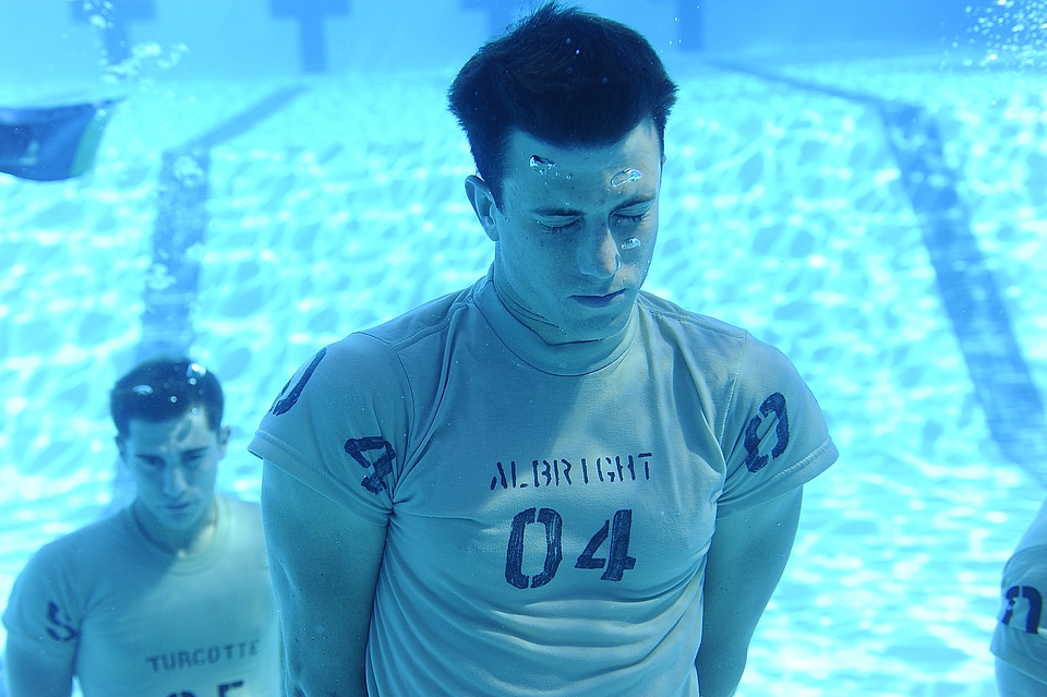 Underwater holding breath training
