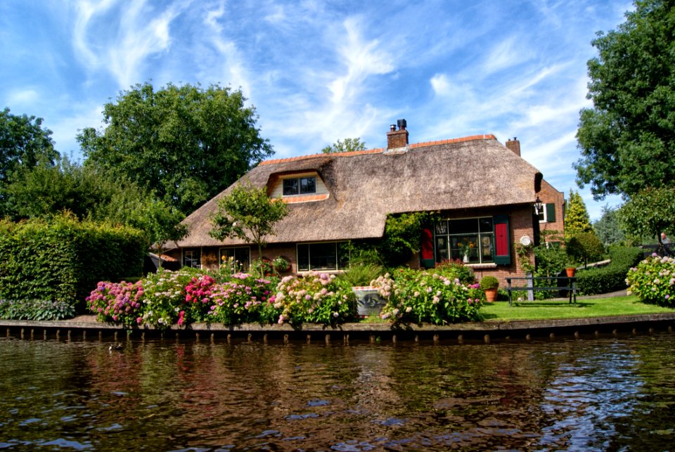 Architecture Bungalow Canal