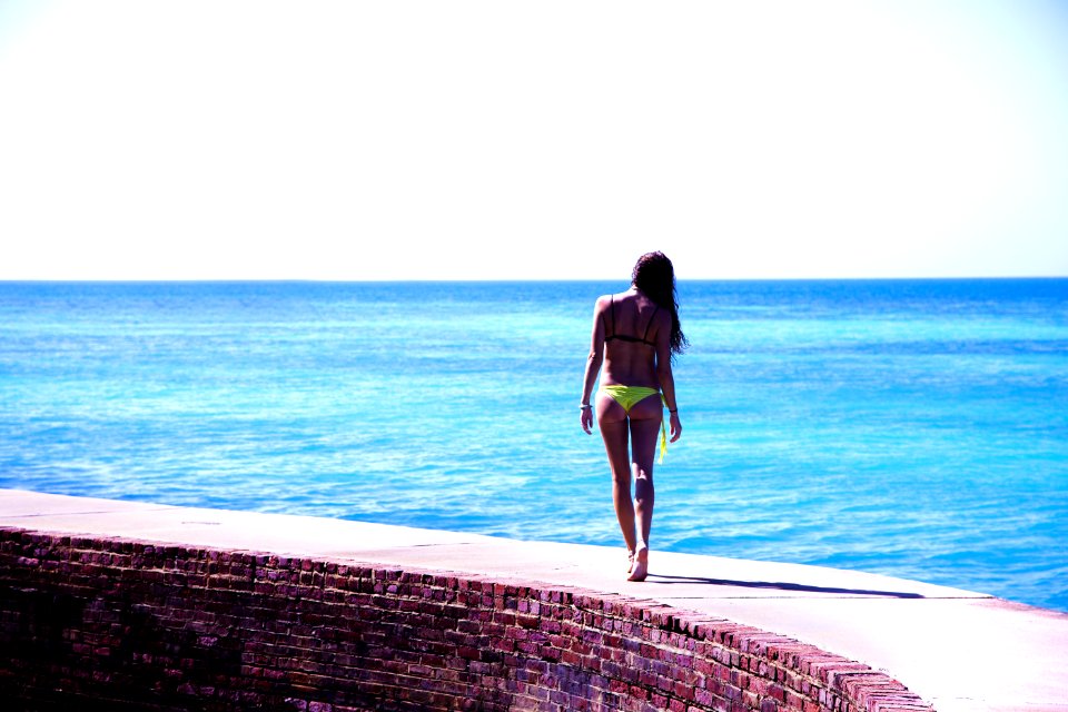 Bikini Bricks Daylight