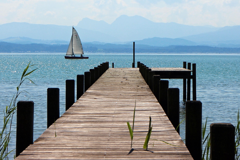 Water lake sailing vessel