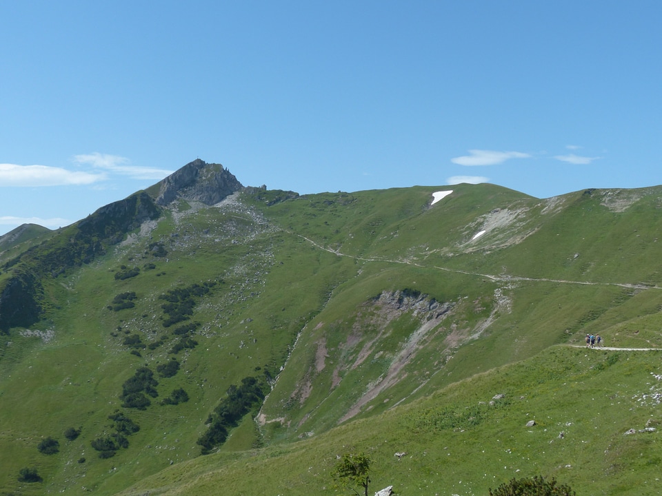 Hiking more mountains