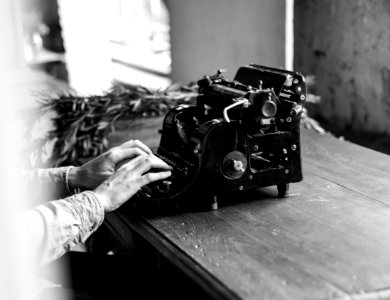 Grayscale Vintage Typewriter photo