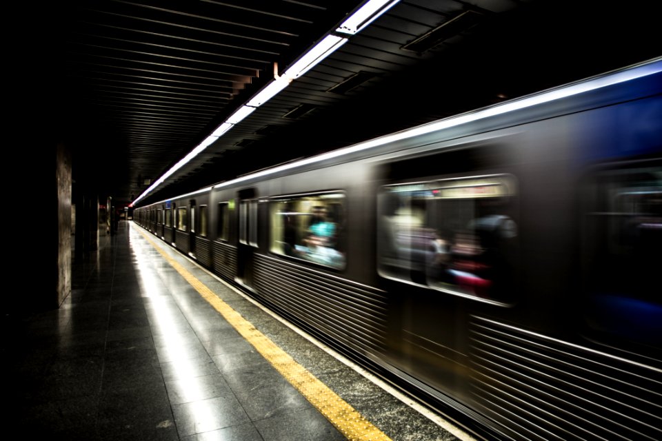 Blur Commuters Dark