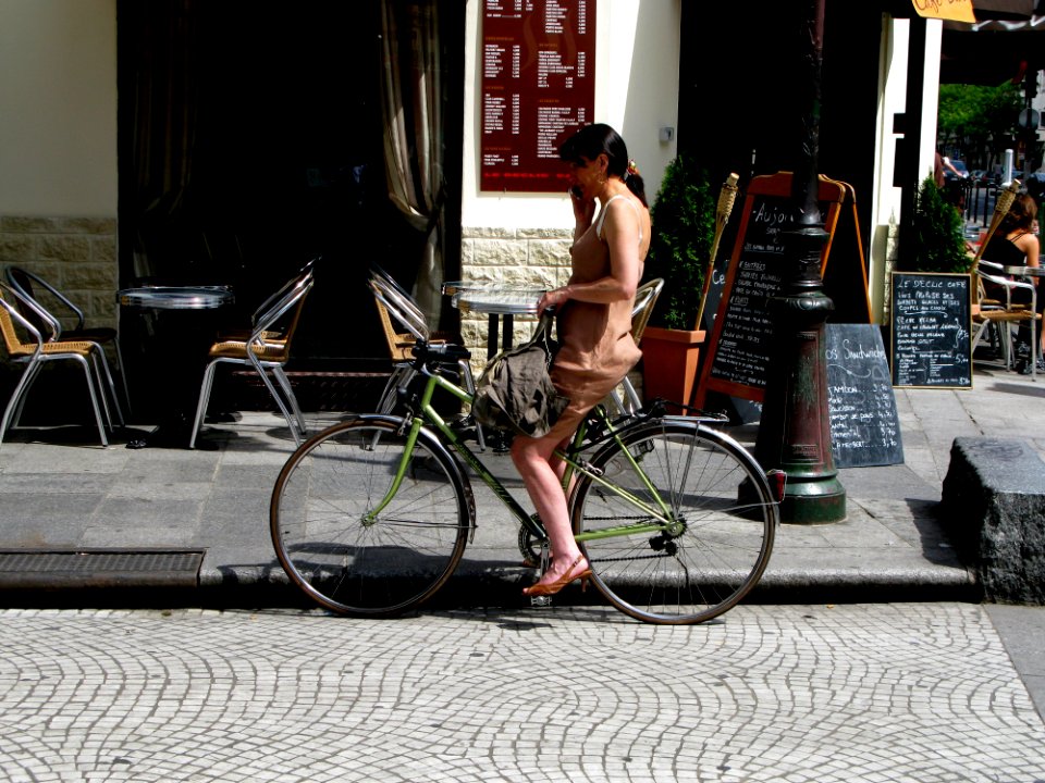 Copenhagen Cycle Chic Goes To Paris