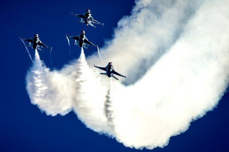 Air Show Thunderbirds photo