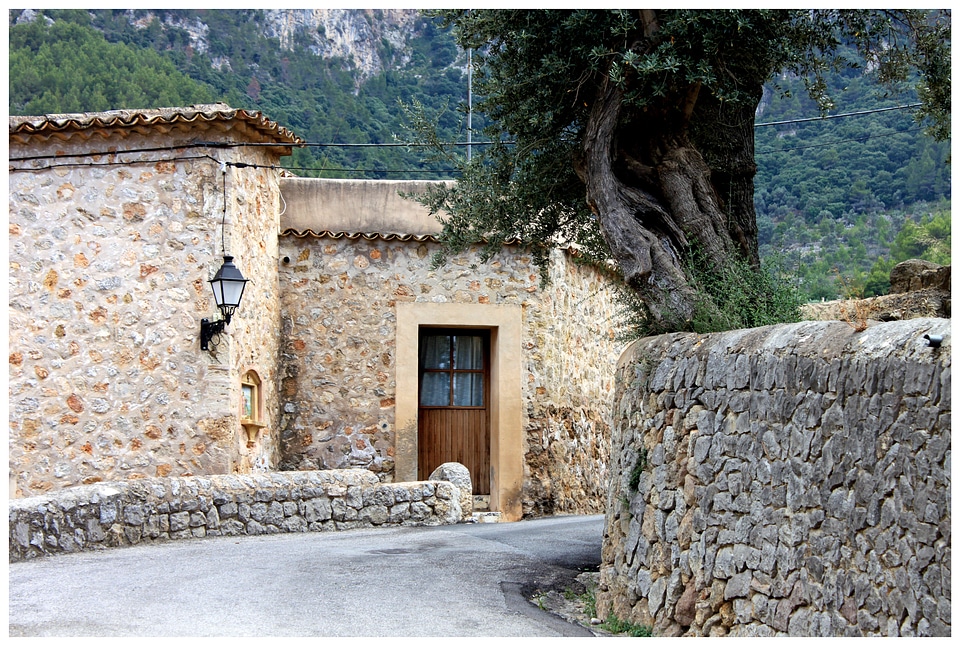 Window building stone