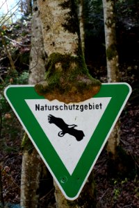 Green And White Naturschutzgebiet Sign