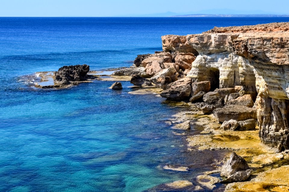 Beach Boulders Cave