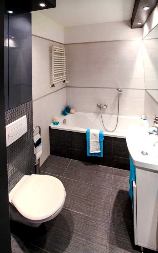Apartment Bath Bathroom
