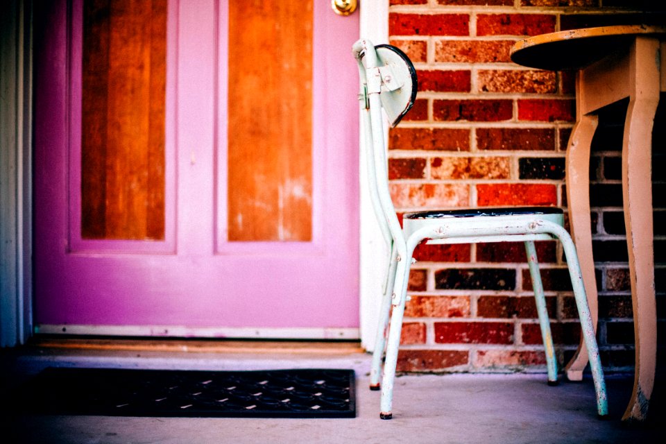 Bricks Chair Door