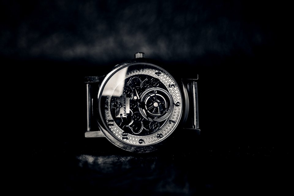 Analogue Antique Black-and-white