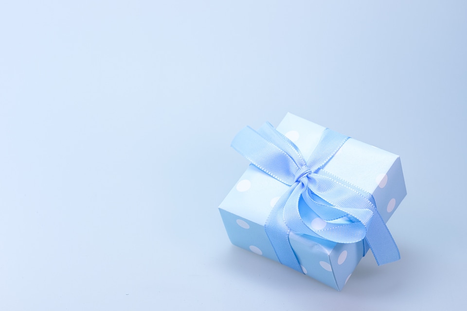 Loop christmas packaging