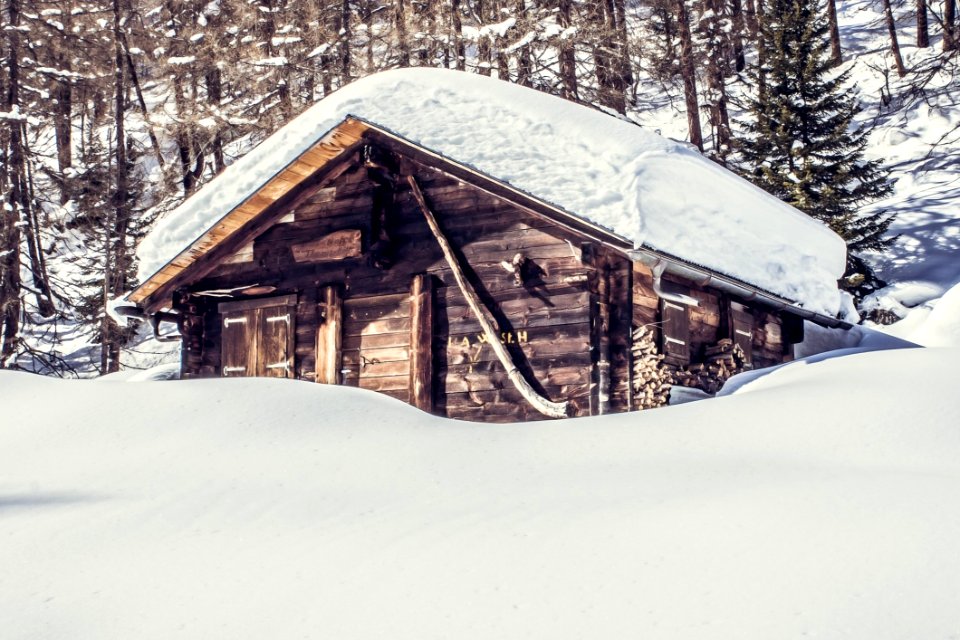 Bungalow Cabin Cold