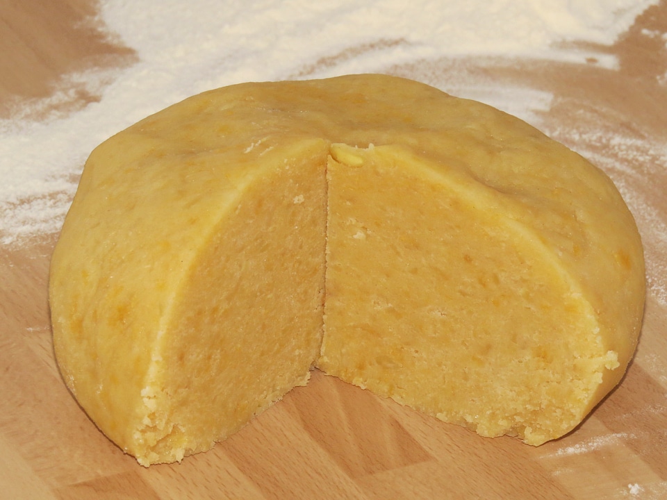Knead dough firmer dough cookie dough
