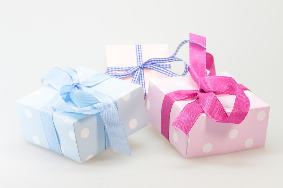 Loop christmas packaging