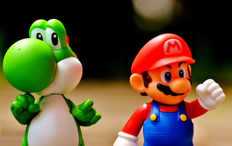 Super Mario And Yoshi Plastic Figure