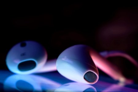 Tilt Shift Photography Of Apple Earpods