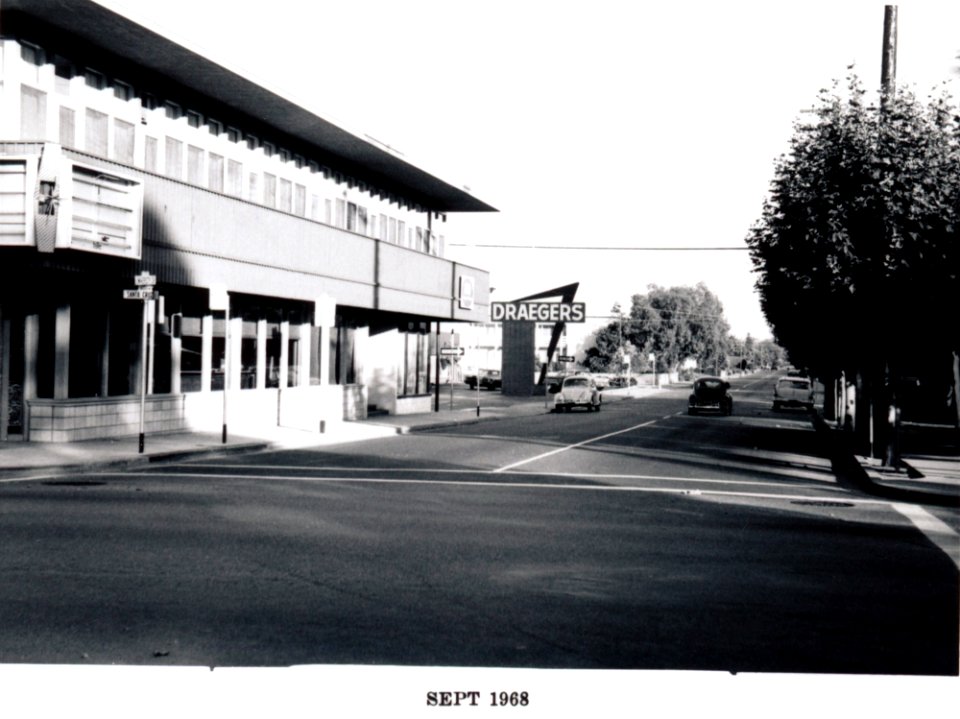 Menlo Park 1968 University Drive