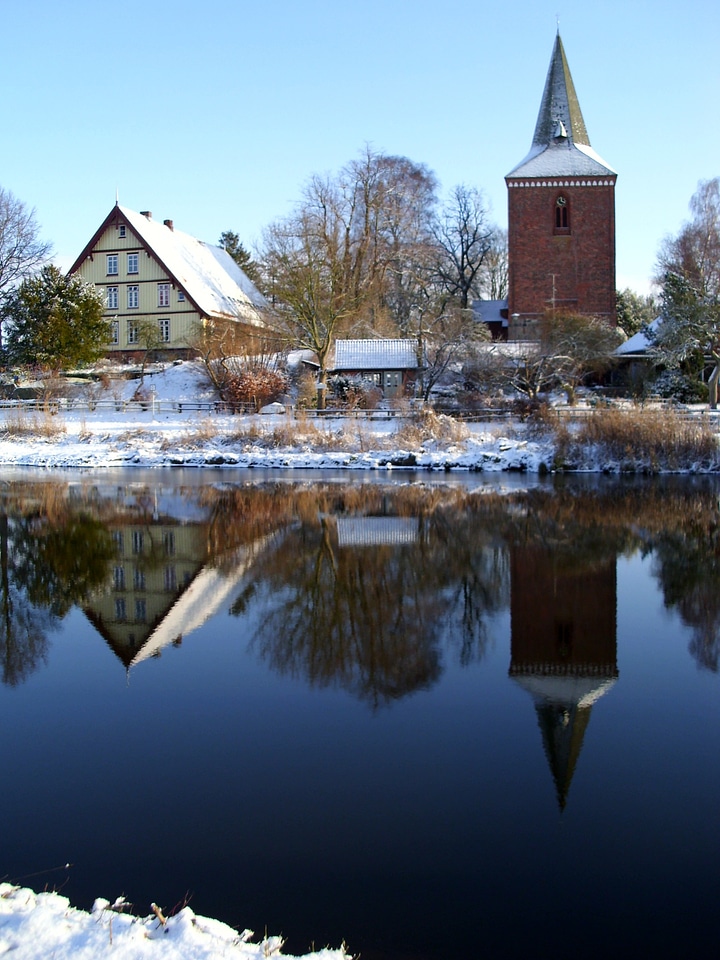 Pastorat mirroring reflections